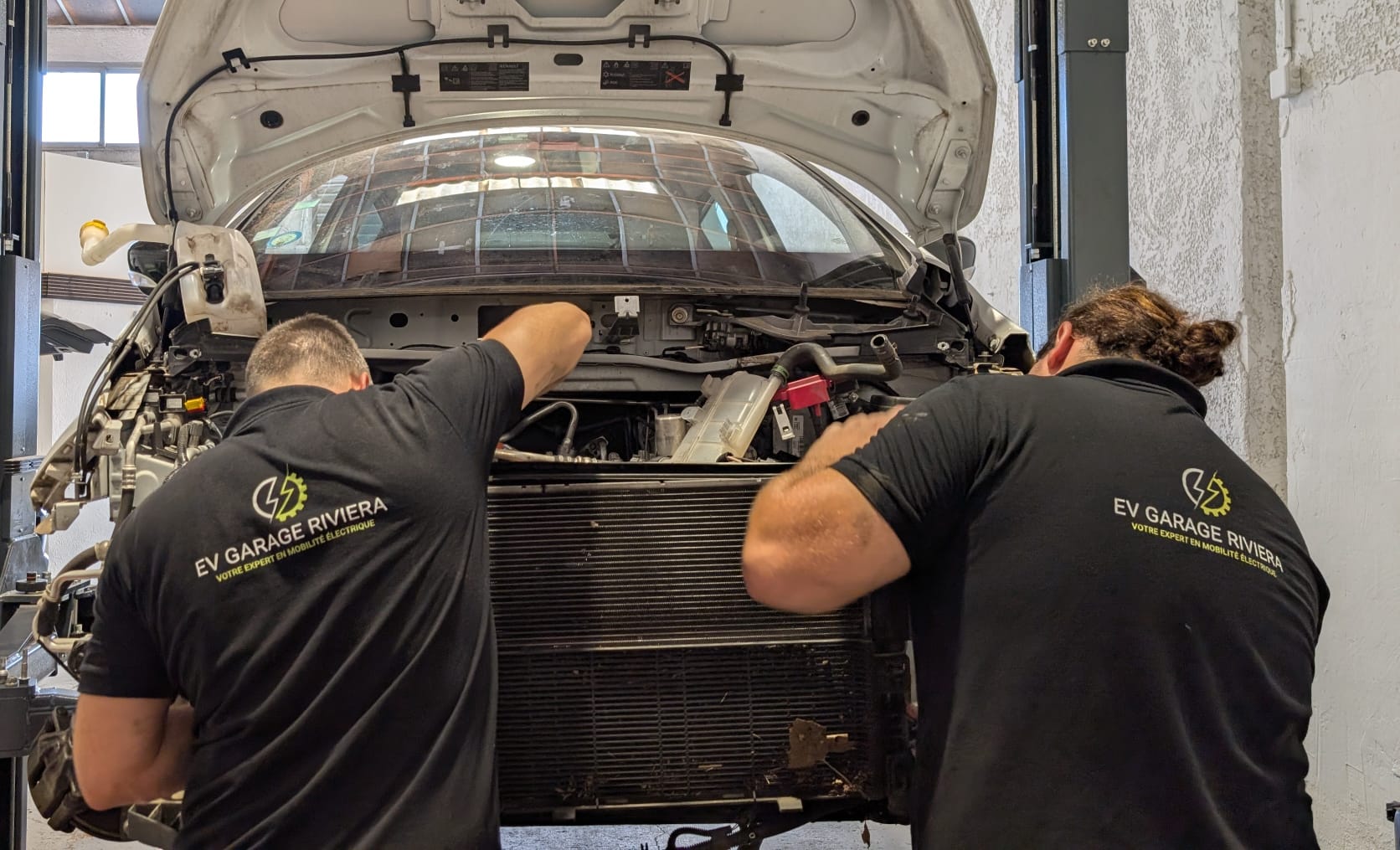 réparation diagnostic et entretien de voitures electriques et hybrides solutions pour garages pro ev garage riviera