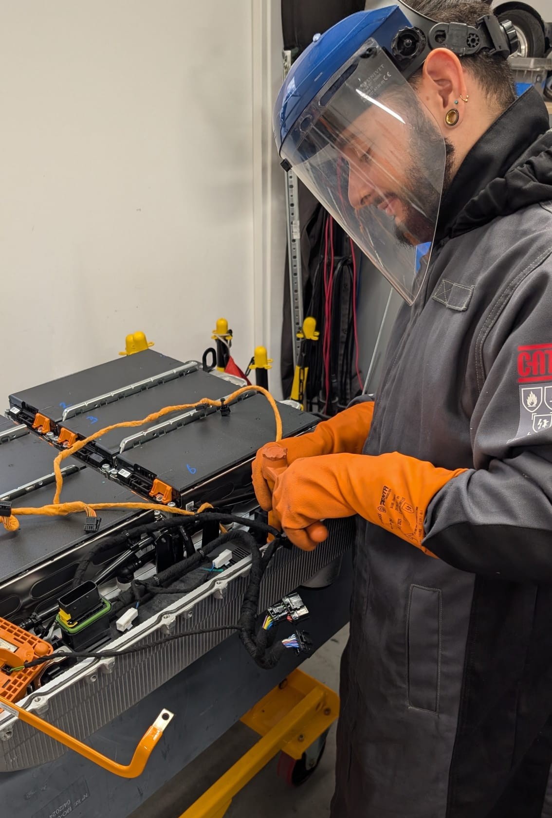Reparation de batterie de voiture électrique et hybride ev garage riviera